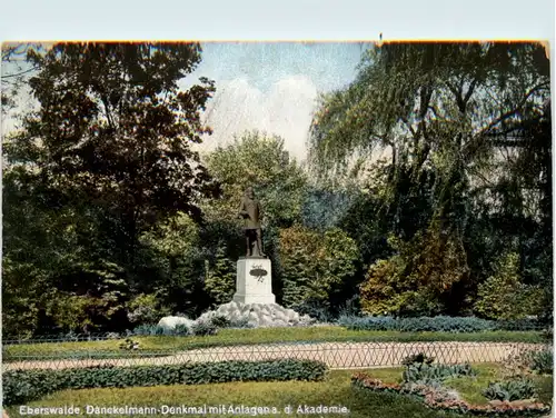 Eberswalde, Dankelmahn-Denkmal mit Anlagen d. Akademie -501224