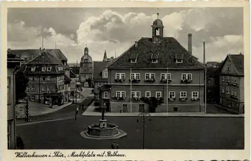 Waltershausen in Thüringen, Marktplatz mit Rathaus -518572