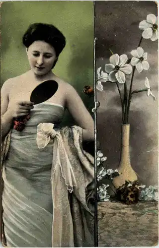 Frau mit Spiegel -628314