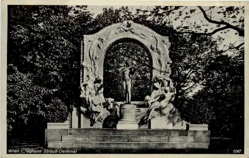 Wien - Johann Strass Denkmal -627156