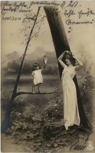 Frau mit Kind gelaufen in Neufahrwasser Danzig -627738