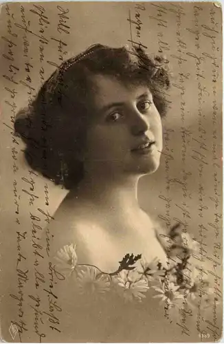 Portrait Frau gelaufen in Milkel -628860