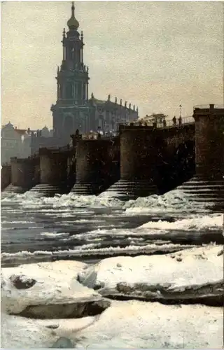Dresden im Winter, Eingang der Augustusbrücke mit Kath. Hof-Kirche -520084