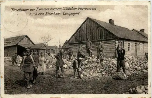 Ostpreussen - Forträumen der Trümmer gelaufen in Woxfelde Neumark -629690
