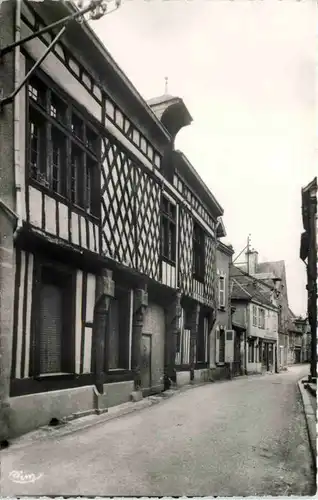 Aubigny sur Sere -630630