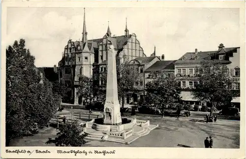 Saalfeld, Marktplatz mit Rathaus -520532