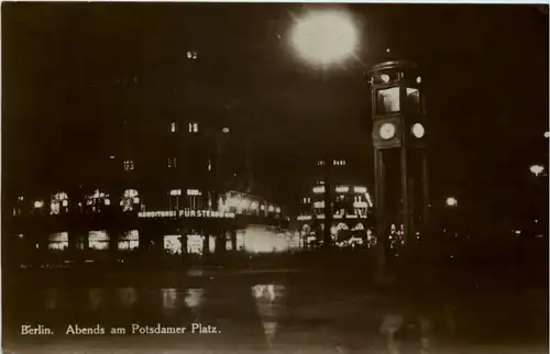 Berlin, Abends am Potsdamer Platz -503552