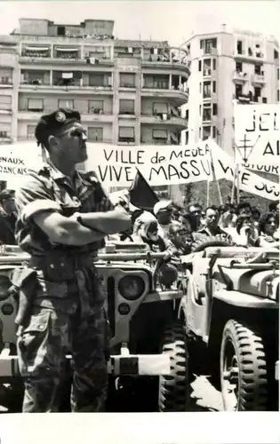 Alger - Le 13 mai 1958 sur leu Forum -630552