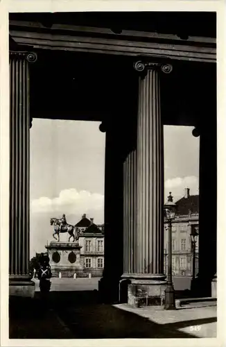 Kobenhavn - Kolonnaden -630620