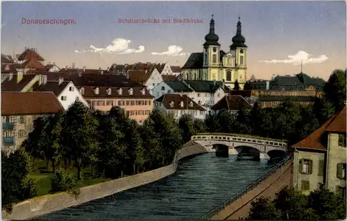 Donaueschingen, Schützenbrücke mit Stadtkirche -520872