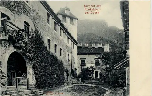 Burghof auf Runkelstein bei Bozen -632922