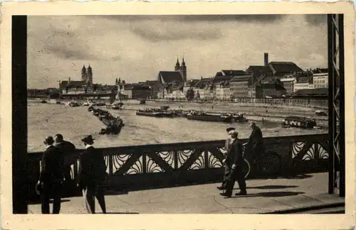 Magdeburg - Blick von der Hindenburgbrücke -633188