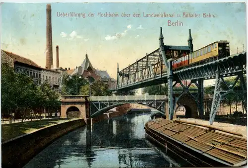 Berlin - Überführung der hochbahn -495886