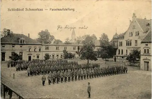 Lager Schmorkau, Schlosshof, Paradeaufstellung -523852