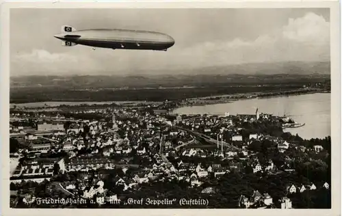 Friedrichshafen mit Graf Zeppelin -636522