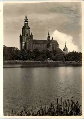 Stralsund, Marienkirche mit Frankenteich -525516