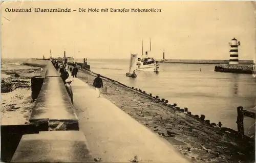Warnemünde, Die Mole mit Dampfer Hohenzollern -527128