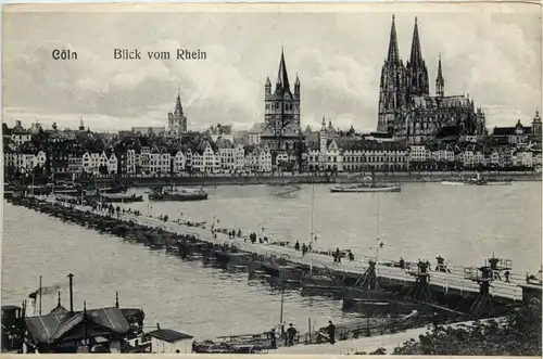 Köln, Blick vom Rhein -527318