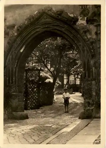 Goslar, Kleines Heiliges Kreuz, Klostereingang -509278