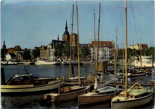 Stralsund, Im Hafen -527192