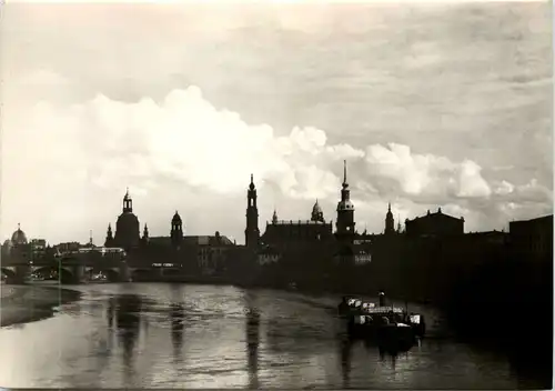 Dresden, Blick von der Marienbrücke -527954