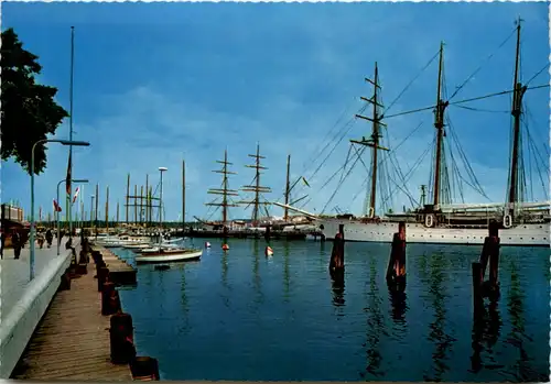 Kiel, Grosssegler auf der Kieler Förde -527592