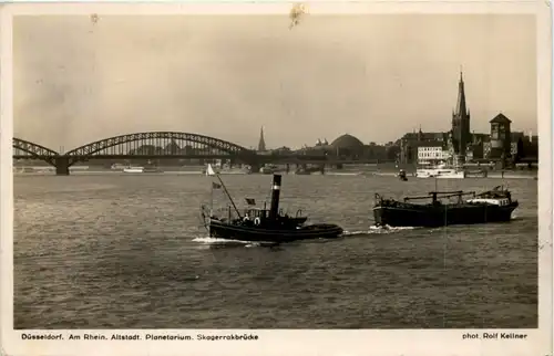 Düsseldorf, Altstadt, Planetarium, Skagerrakbrücke -527384