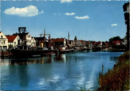 Husum/Nordsee, Innenhafen mit Hafenstrasse -527676