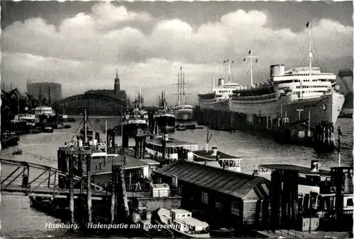 Hamburg, Hafenpartie mit Überseebrücke -527736