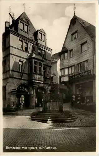 Bernkastel, Marktplatz mit Rathaus -510978
