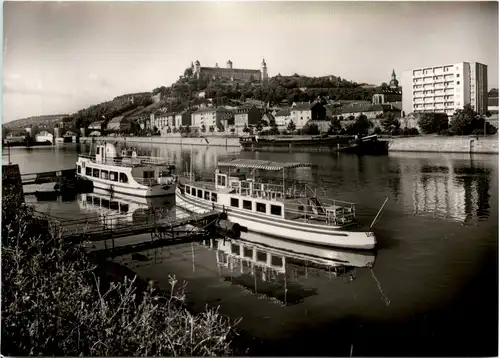 Würzburg, Mainviertel mit Festung -527566