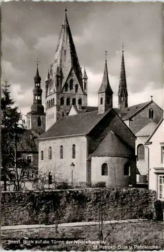 Soest - Blick auf die Türme der Nikolaikapelle -638702