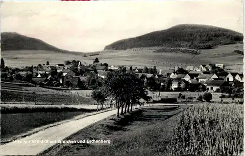 Blick auf Bremke mit gleichen und Eschenberg -529592