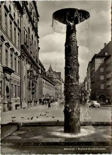 München, Richard-Strauss-Brunnen -529772