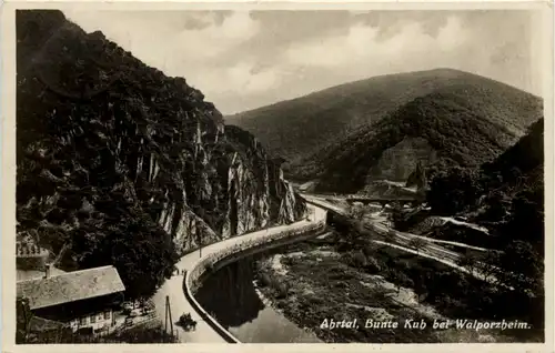 Ahrtal, Bunte Kuh bei Walporzheim -530464