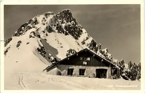 Fiederepasshütte mit Hammerspitze -530892