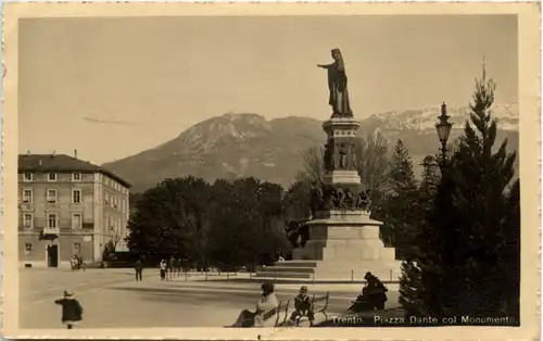 Trento - Piazza dante col Monumento -640514