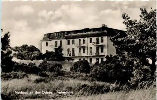 Neuhaus an der Ostsee, Ferienheim -504294