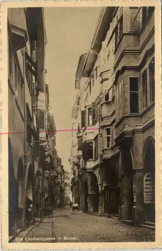 Laubengasse in Bozen -640198