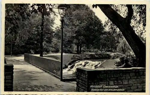 Eberswalde, Wasserfall am Weidendamm -505074