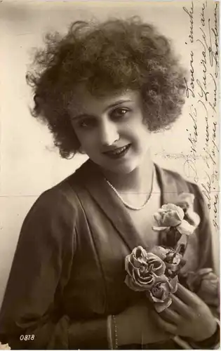 Frau mit Blumen -640610