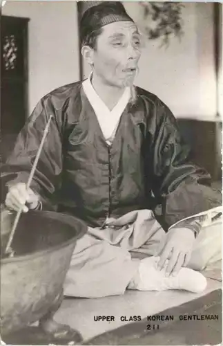 Upper Class Korean Gentleman -640796