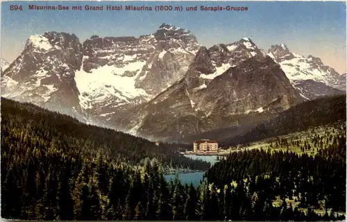 Misurina-See mit Grand Hotel Misurina -640272
