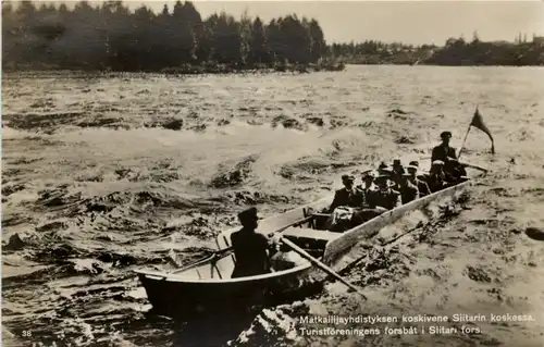 Markailijayhdistyksen koskivene Siitarin koskessa -643156