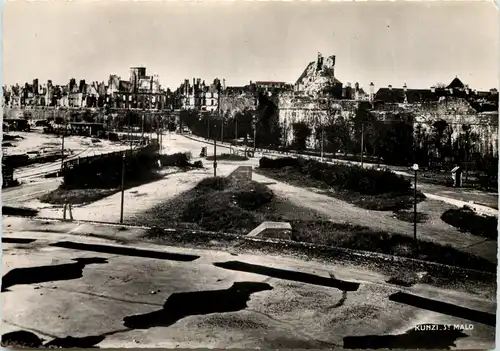 Saint Malo apres la Bataille Aout 1944 -642676