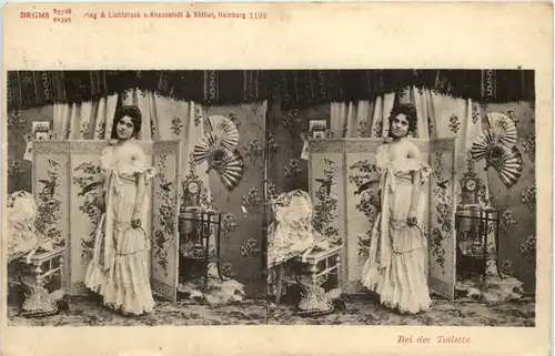 Frau bei der Toilette - Stereo -642748