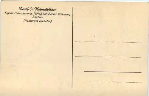 Die Kirche in Burg im Pfingstschmuck -642884