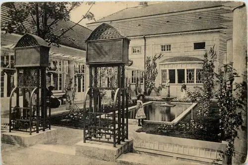 Bad Nauheim, Schmuckhof im Badehaus 3 -511040