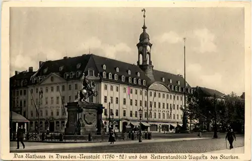 Dresden-Neust - das Rathaus und das Reiterstandbild Augusts des Starken -518726