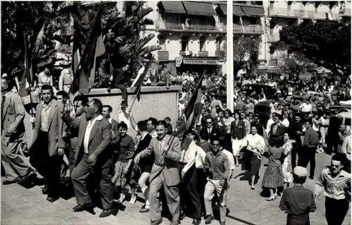 Alger - Montee au Forum 13 mai 1958 -630556